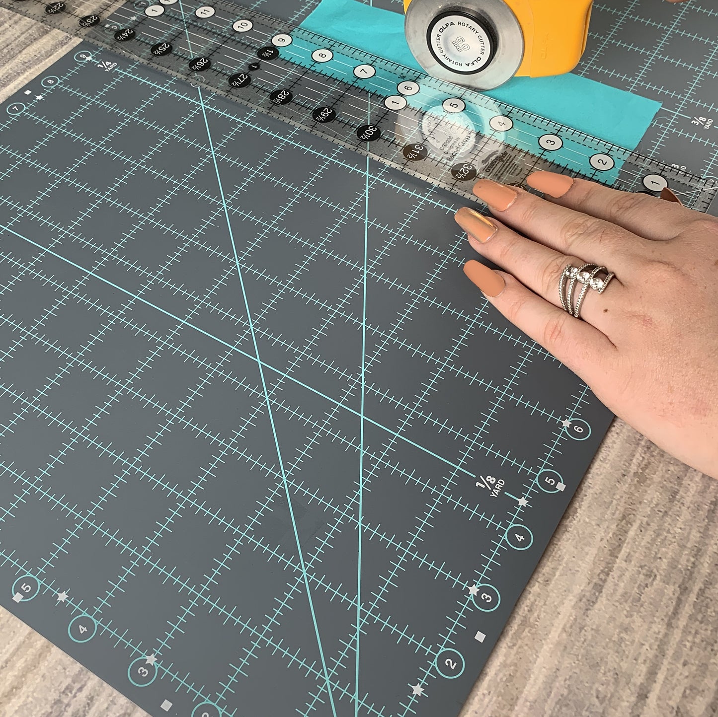 Creative Grids Cutting Mat 12"x 18"