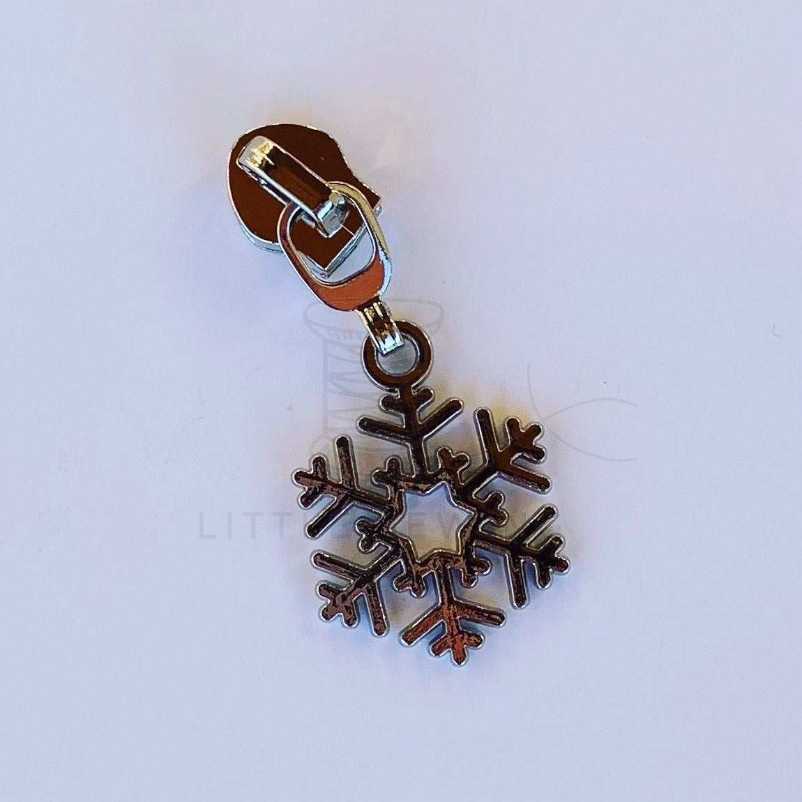 Snowflake Zipper Pull