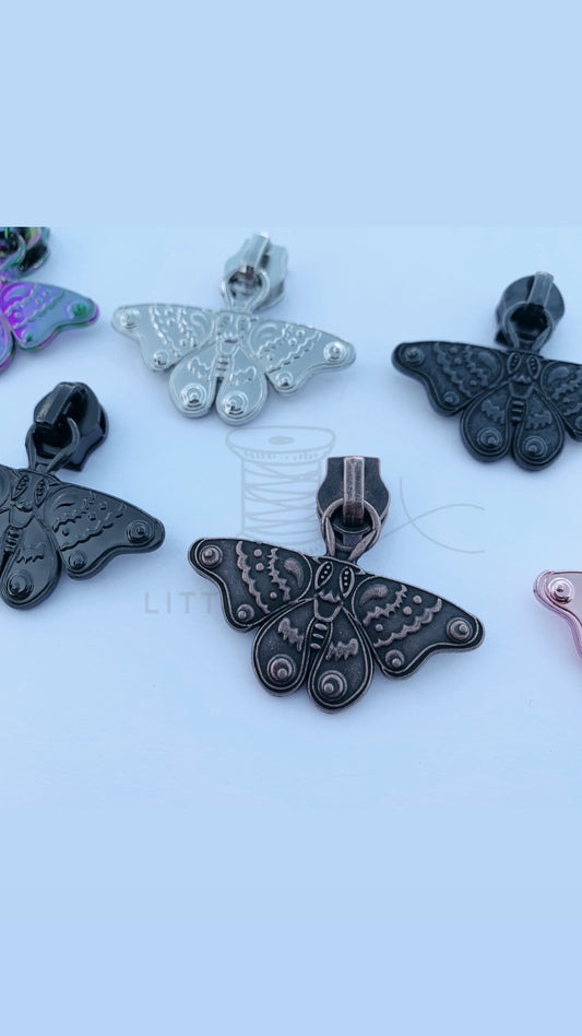 Moth Zipper Pull #5