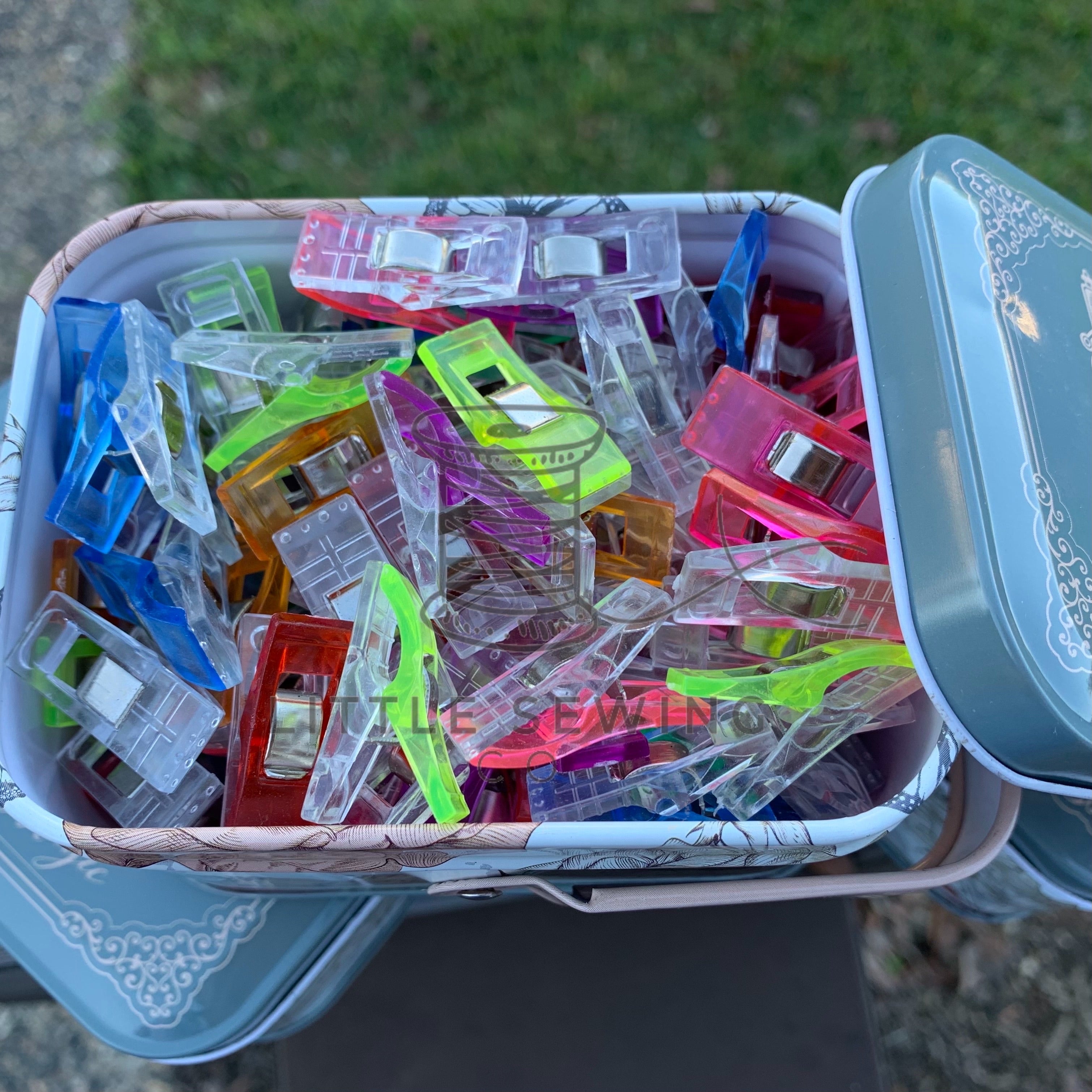 Magic Clips Tin of 100 Little Sewing Co